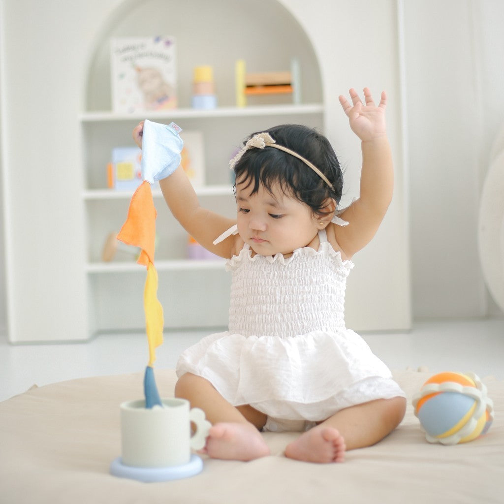 Learning Time Discovery Mug Movement Series - Mainan Motorik dan Kognitif Bayi Usia 6-12 Bulan