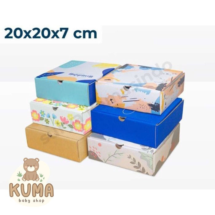 Box Hampers 20x20x7 Kecil