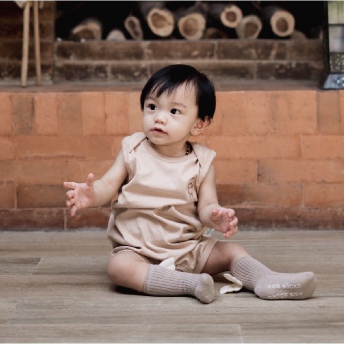 Romper Bayi - Little Palmerhaus Pooh's Honey Hunt Baby Romper