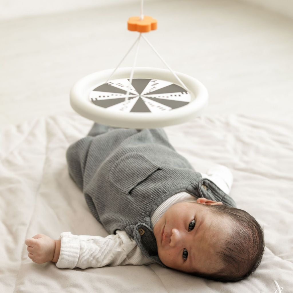 Learning Time Spinning Mobile - Mainan Gantungan Bayi Baru Lahir / Newborn Stimulasi Mata / Warna Kontras Usia 0-4 Bulan