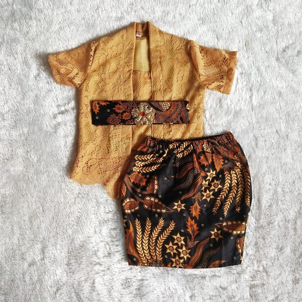 Setelan kebaya bayi dan anak kutubaru furing rok span pendek