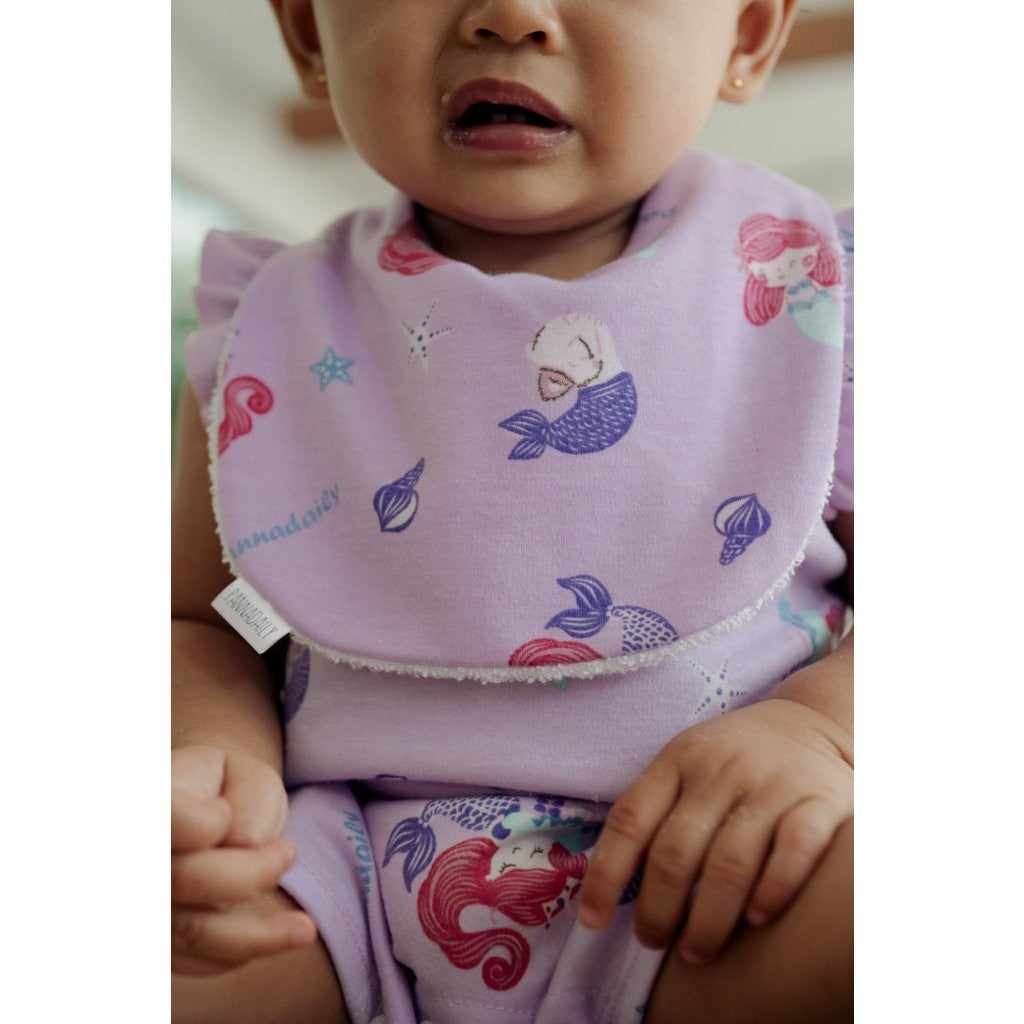 BOHOPANNA - PANNADAILY - BIB GIRL PRINT - Slabber Bayi